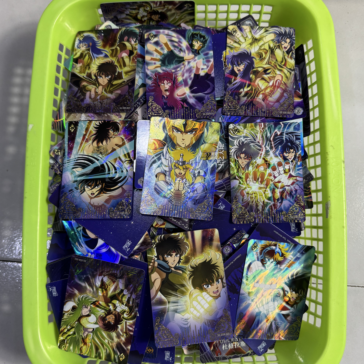 正版圣斗士星矢收藏卡 一单两斤400张左右！
