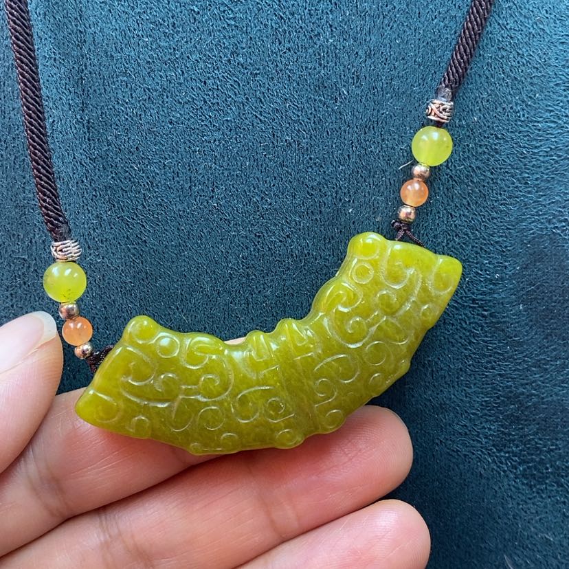 【闪购商品】蛇纹石玉吊坠未镶嵌