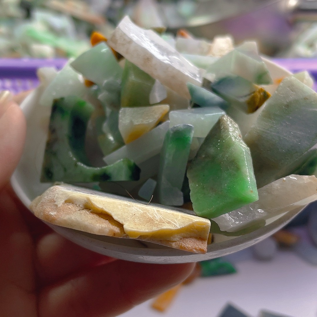 颈饰未镶嵌翡翠x