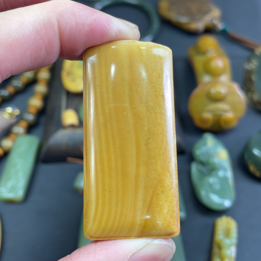 岫岩河磨玉（透闪石质玉）手链未镶嵌城**事