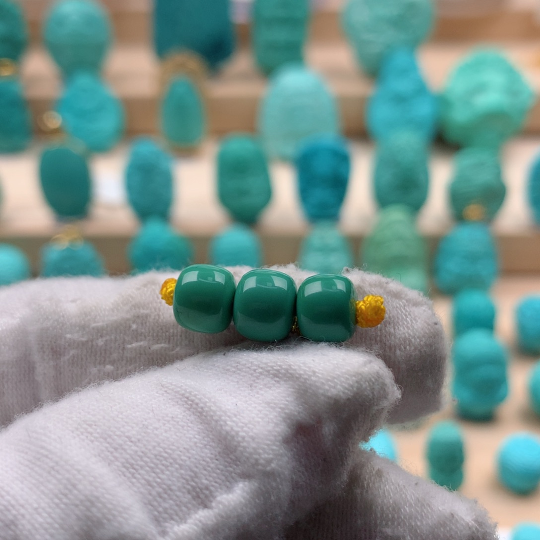 绿松石配饰未镶嵌