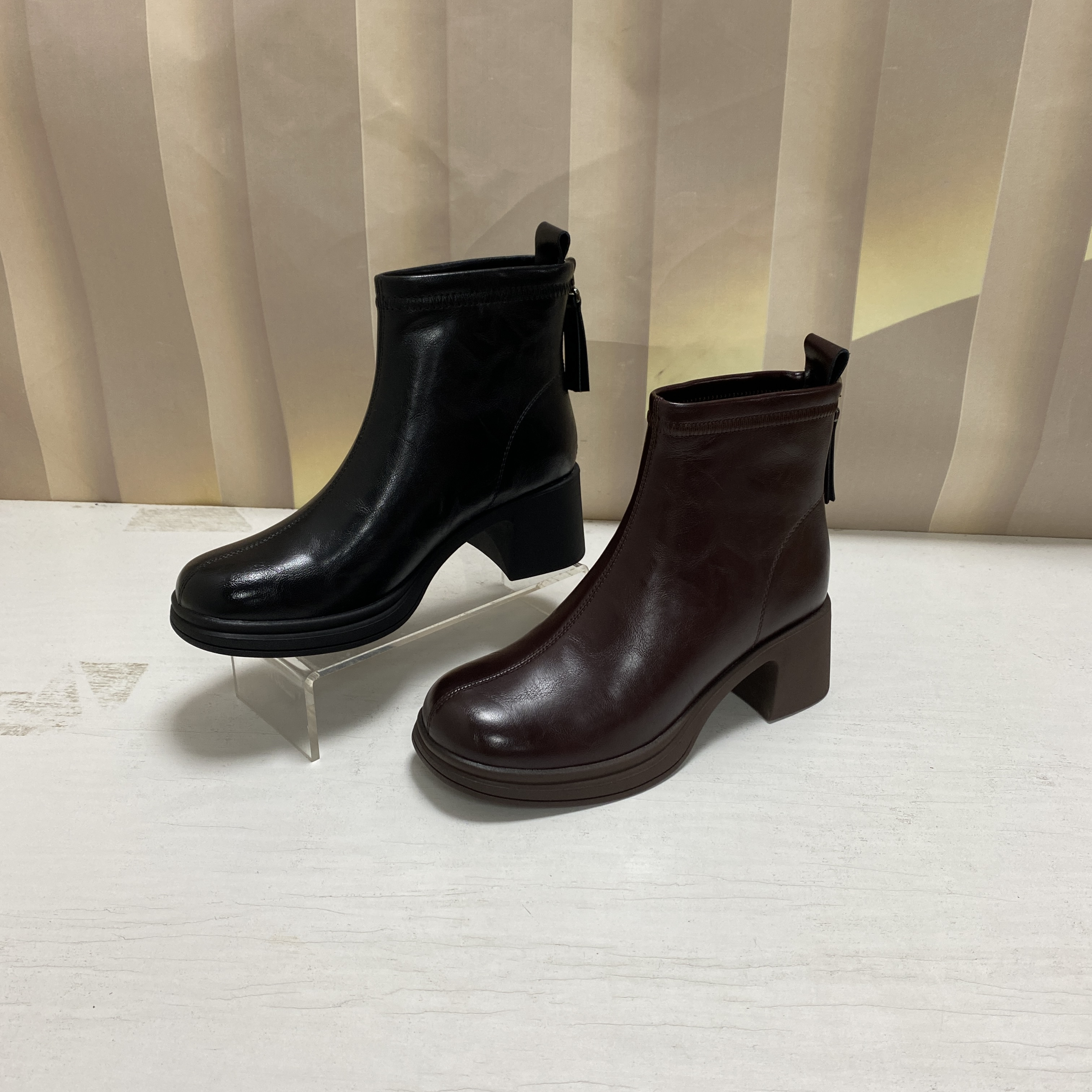 2225秋冬新款舒适百搭粗跟加绒短靴G4