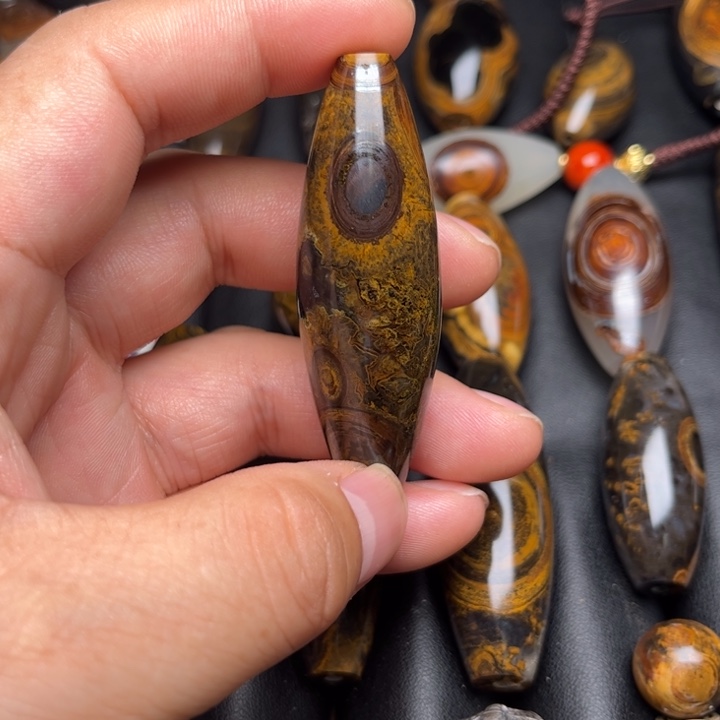 石英质玉珠宝半成品未镶嵌静**云