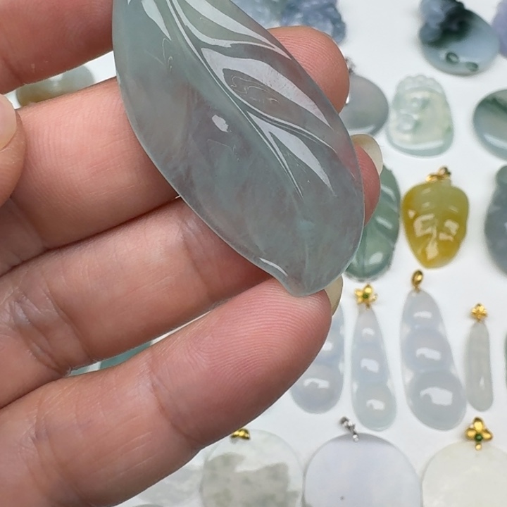 徐***_吊坠(不含链)未镶嵌翡翠