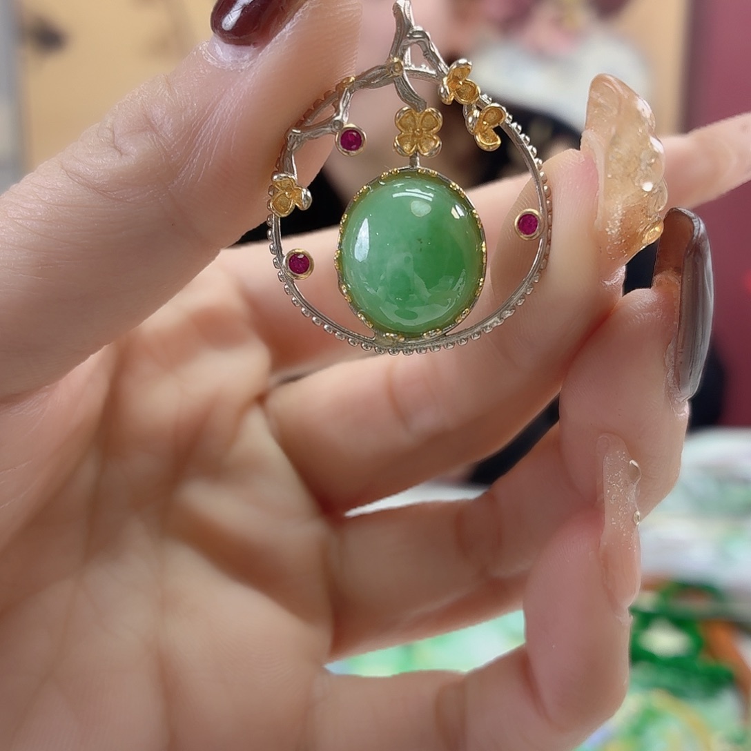 翡翠银S925镶嵌颈饰翡翠