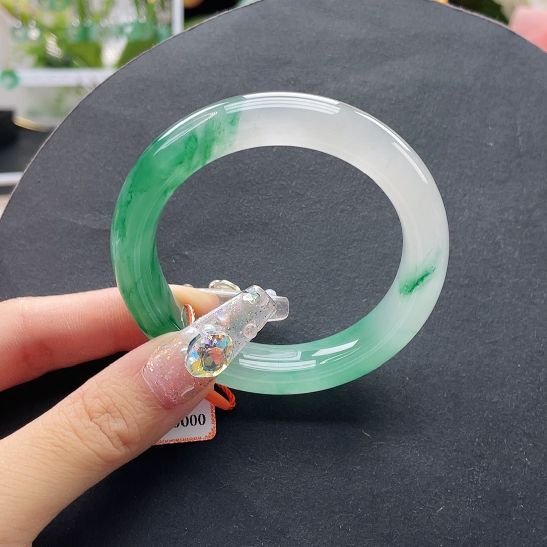 石英质玉（非洲翠）手镯未镶嵌52.7