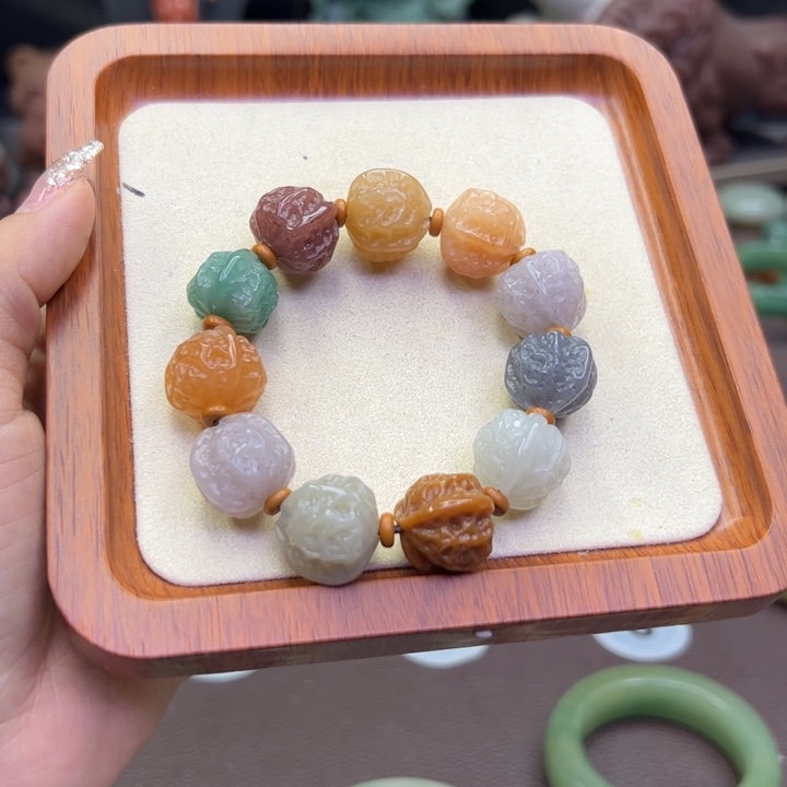 未镶嵌手镯石英岩玉