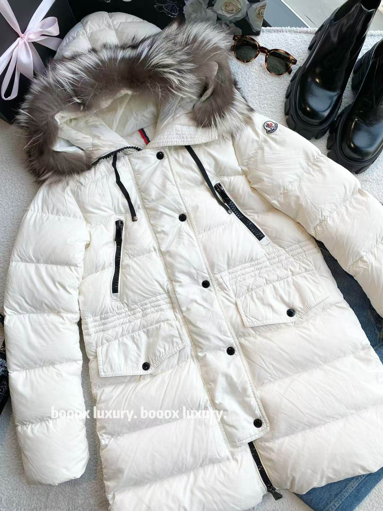 95新 MONCLER cc1153 羽绒 银狐毛领外套 0码