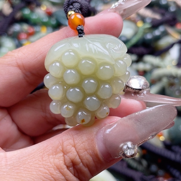 和田玉颈饰未镶嵌