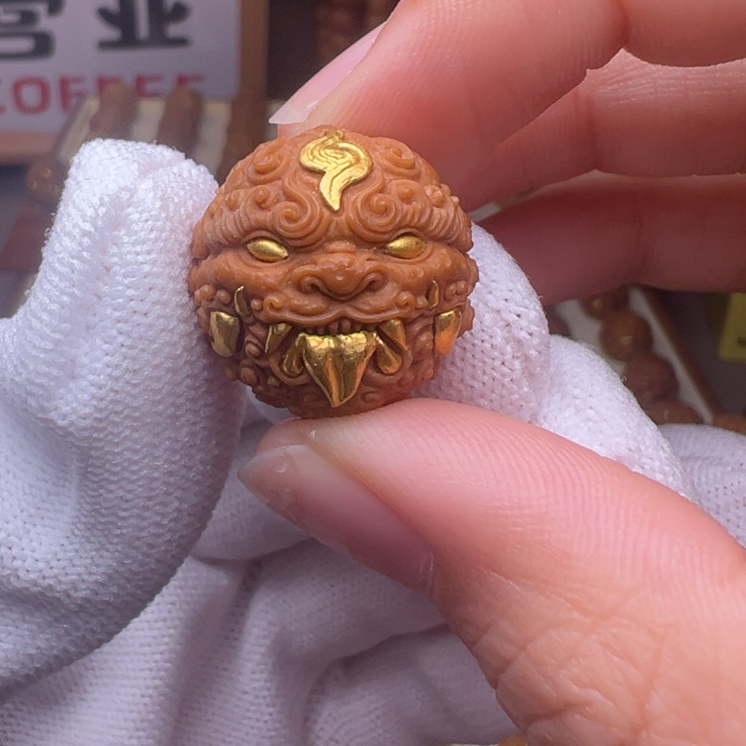 把件猴头核桃精修镶嵌金金舌唐狮全品有正常封口线