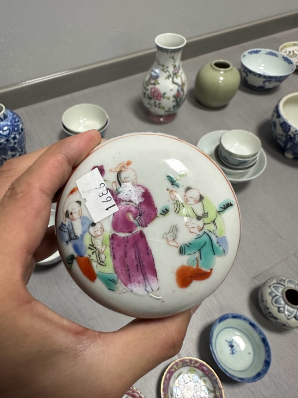 陶瓷工艺品粉彩人物印泥盒
