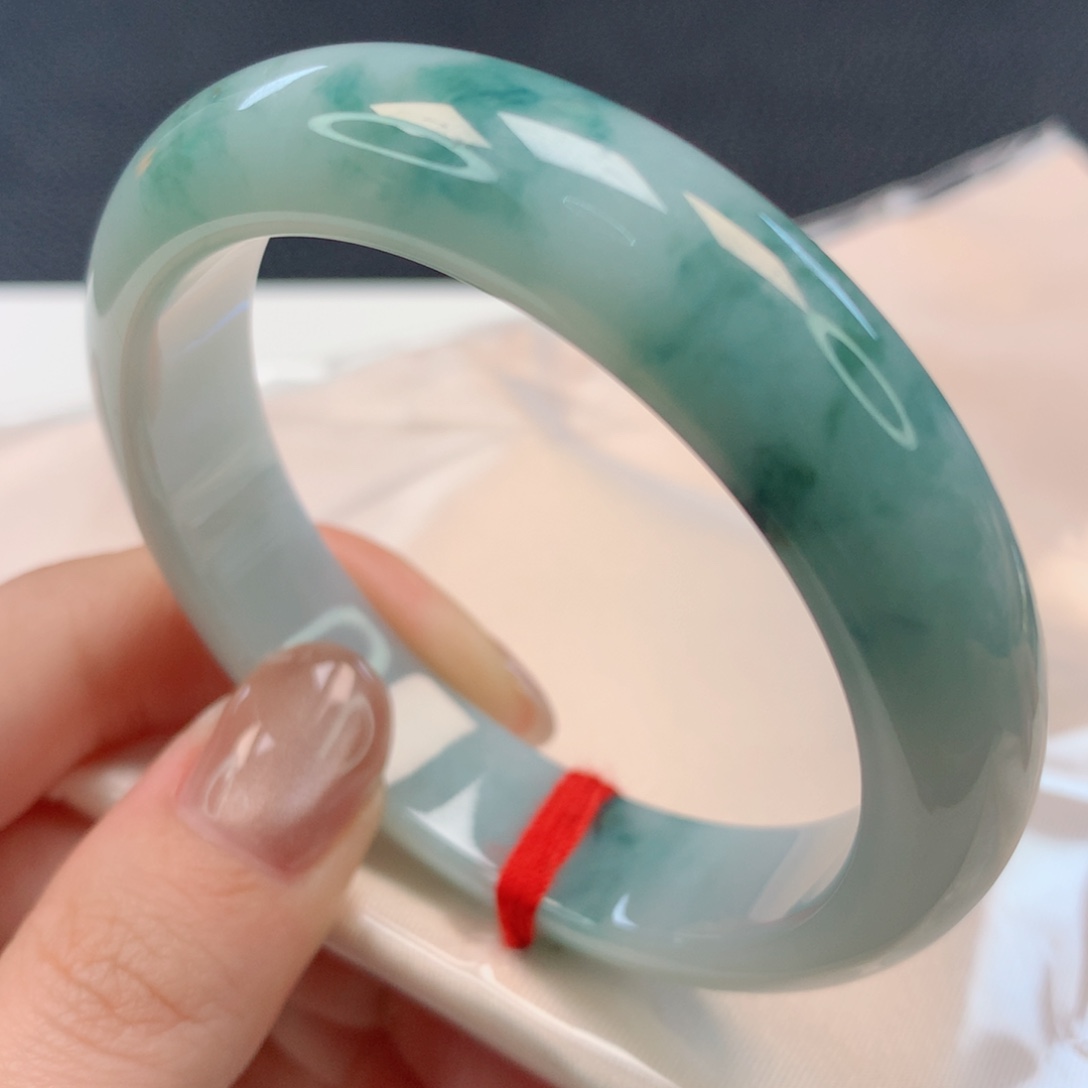 【闪购商品】翡翠手镯未镶嵌52+圈