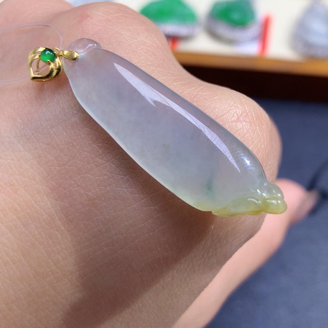 翡翠颈饰18K金镶嵌福瓜