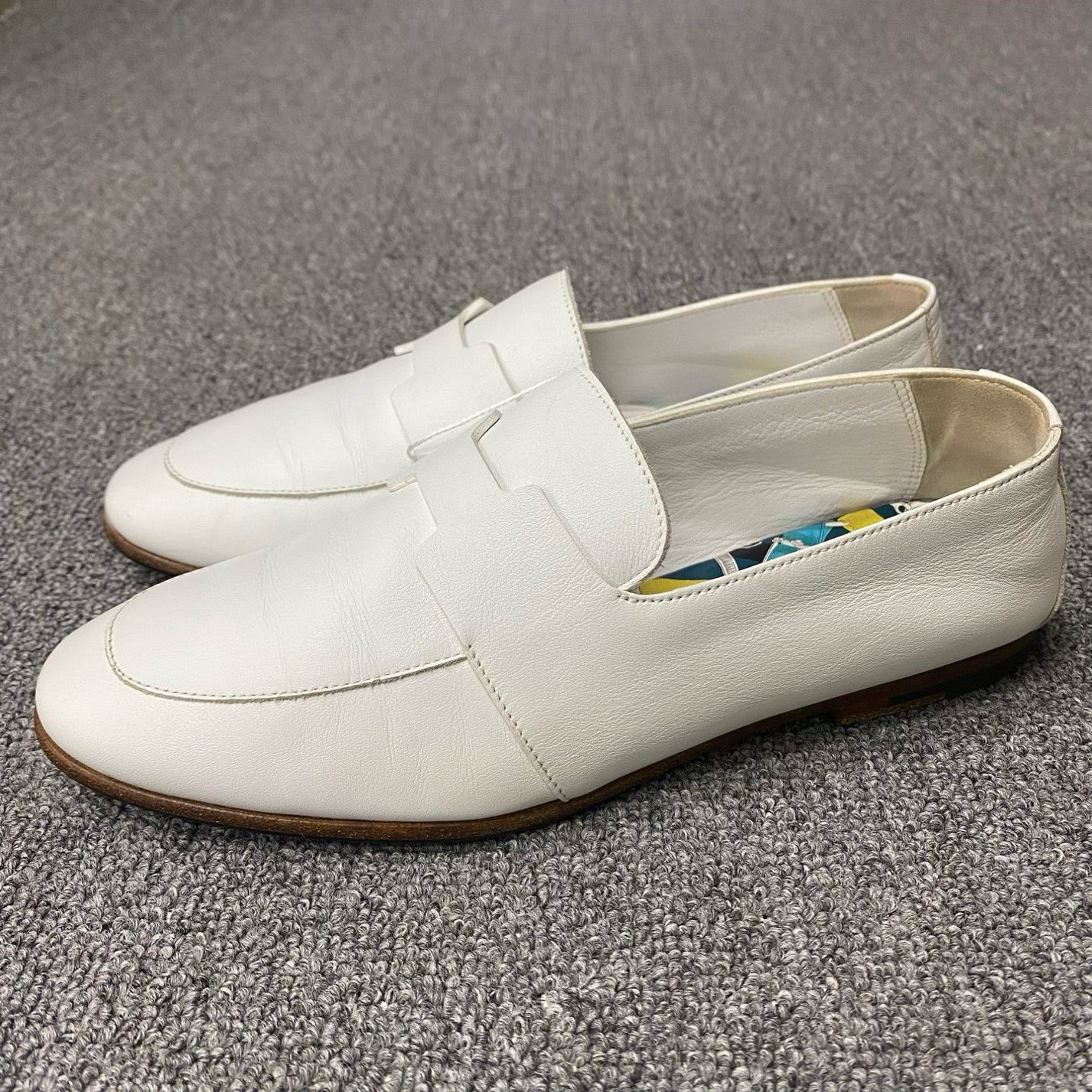 95新 Hermes/爱马仕 98新/36码/爱马仕/白色平底乐福鞋/BF01558