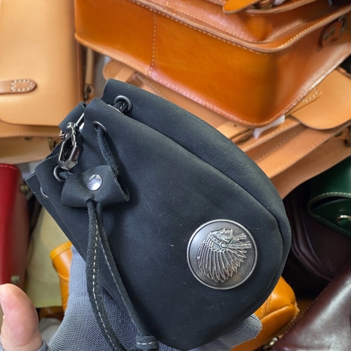 头层牛皮瑕疵小包