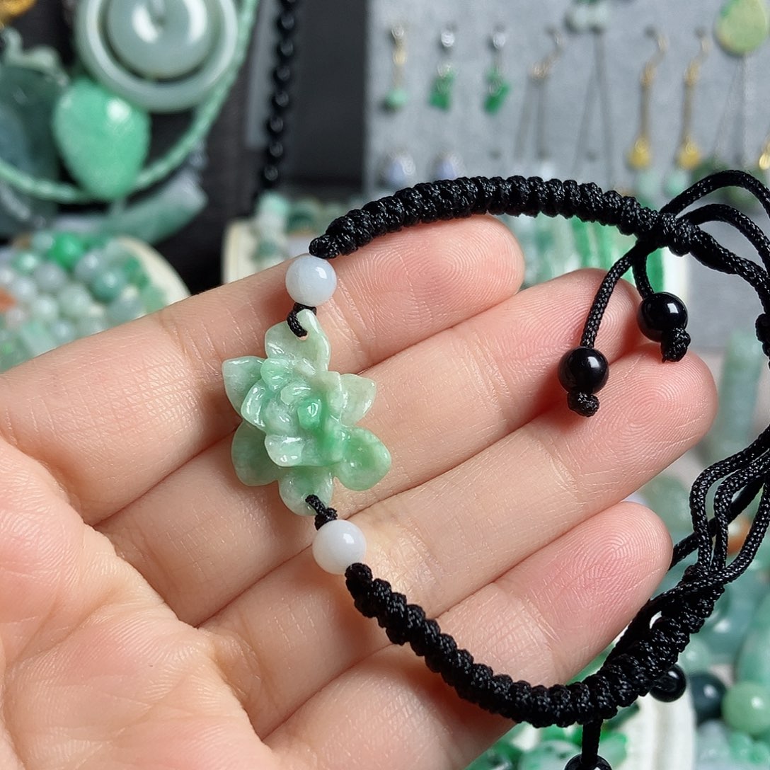 翡翠颈饰未镶嵌绿花手绳