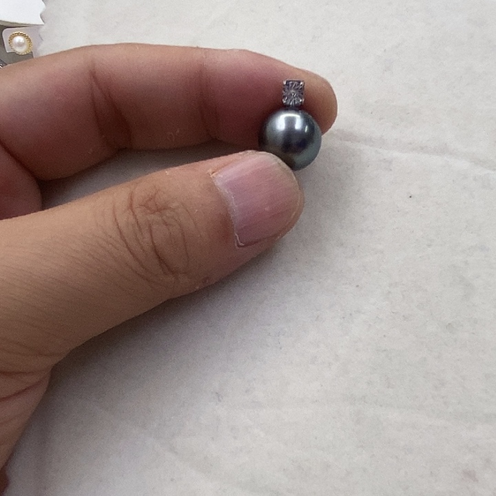 艷***18K金镶嵌海水珍珠吊坠(不含链)海水大溪地珍珠吊坠10-11mm