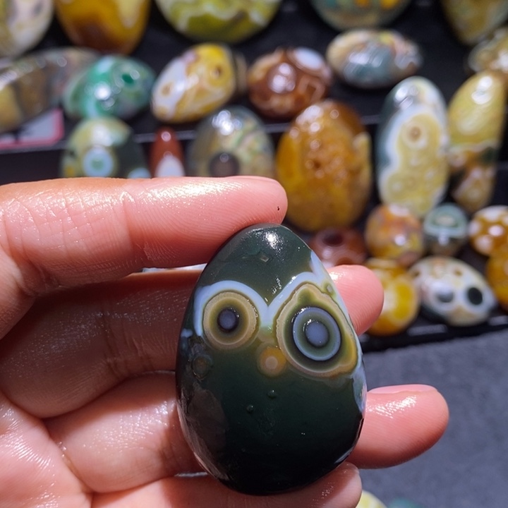 玛瑙/玉髓未镶嵌珠宝奇石