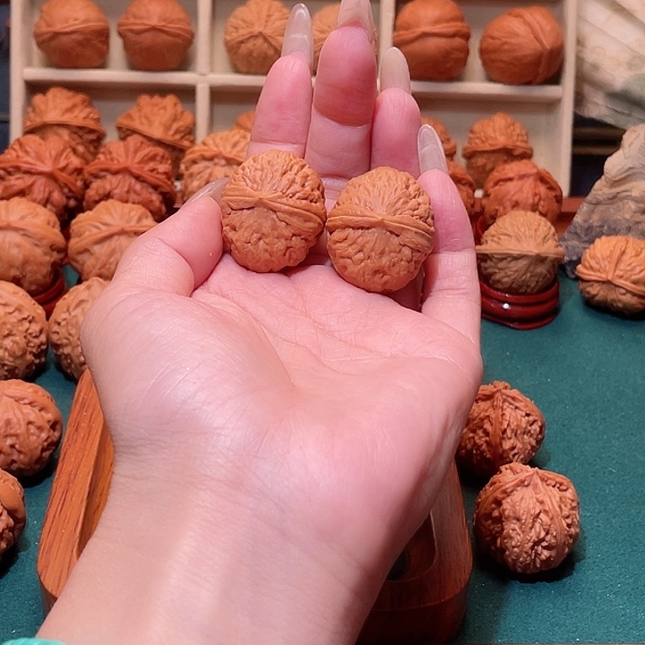 文玩核桃吊坠磨盘