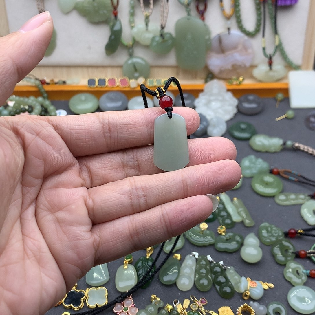 和田玉吊坠(不含链)未镶嵌