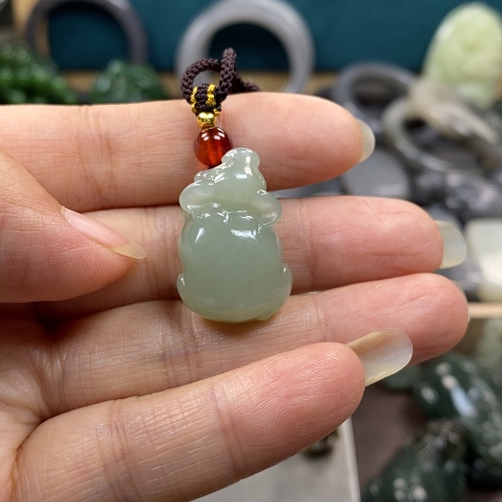 和田玉颈饰未镶嵌