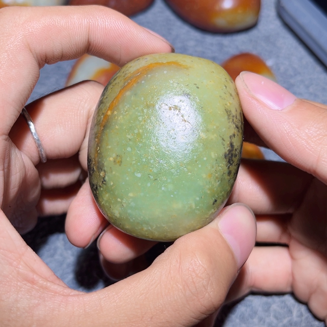 和田玉未镶嵌珠宝奇石