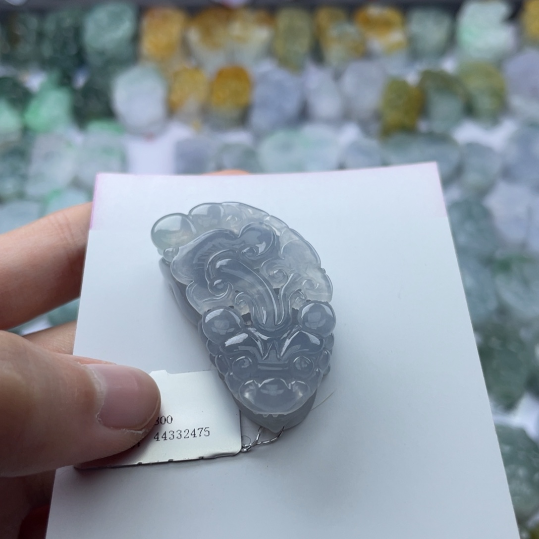 翡翠颈饰未镶嵌貔貅