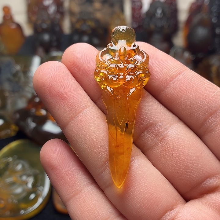 琥珀未镶嵌颈饰55