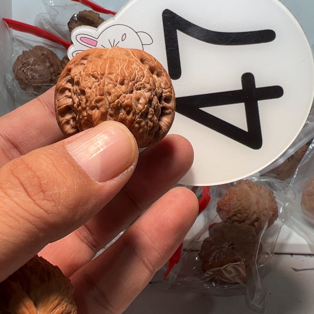 天***安文玩核桃，白色47号