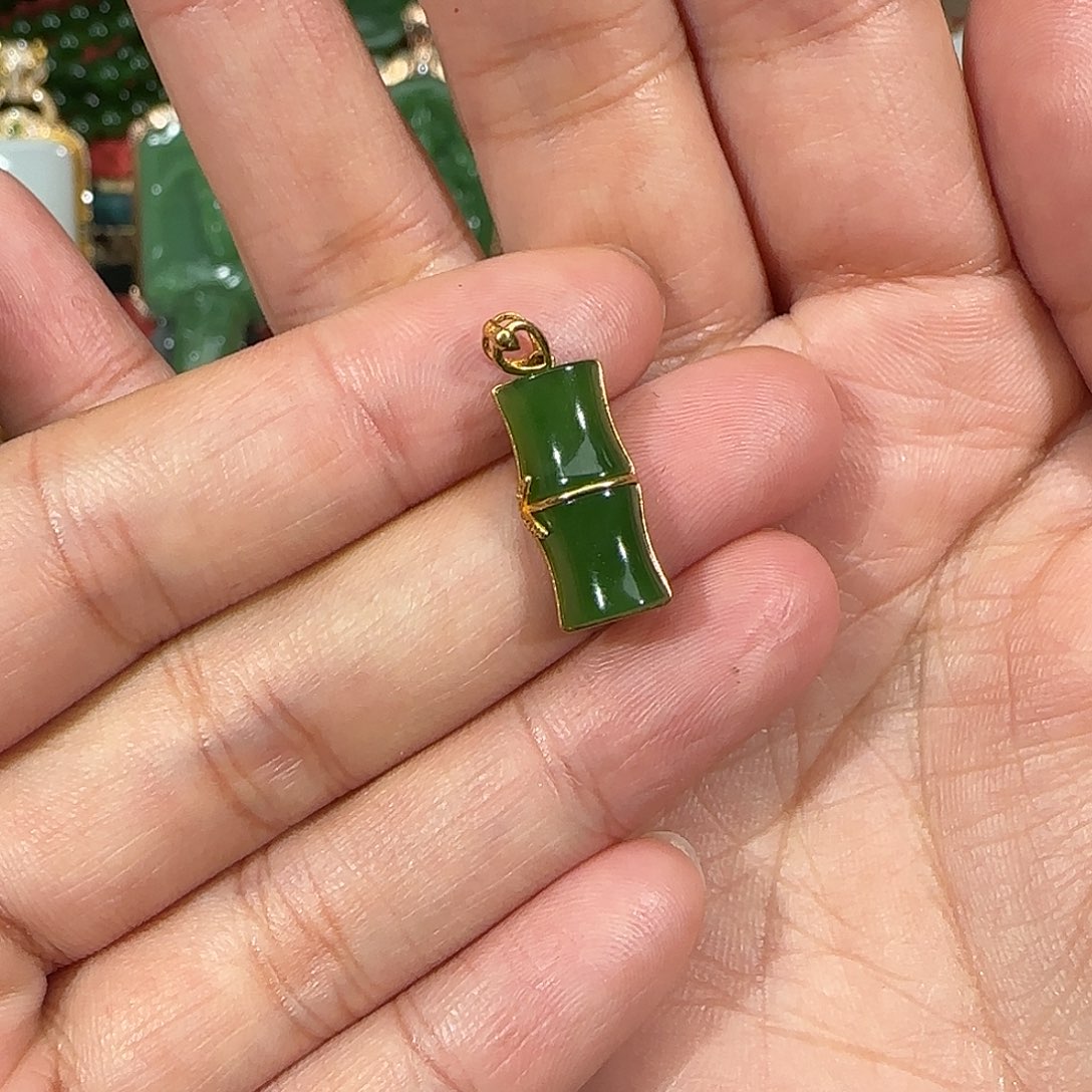 和田玉吊坠(不含链)18K金镶嵌翱*翔