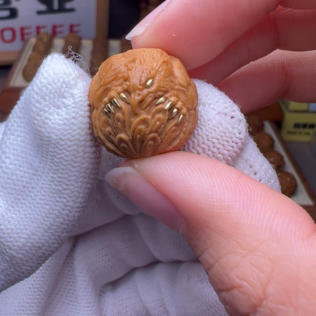 猴头核桃把件镶嵌款九天小玄鸟全品有正常封口线