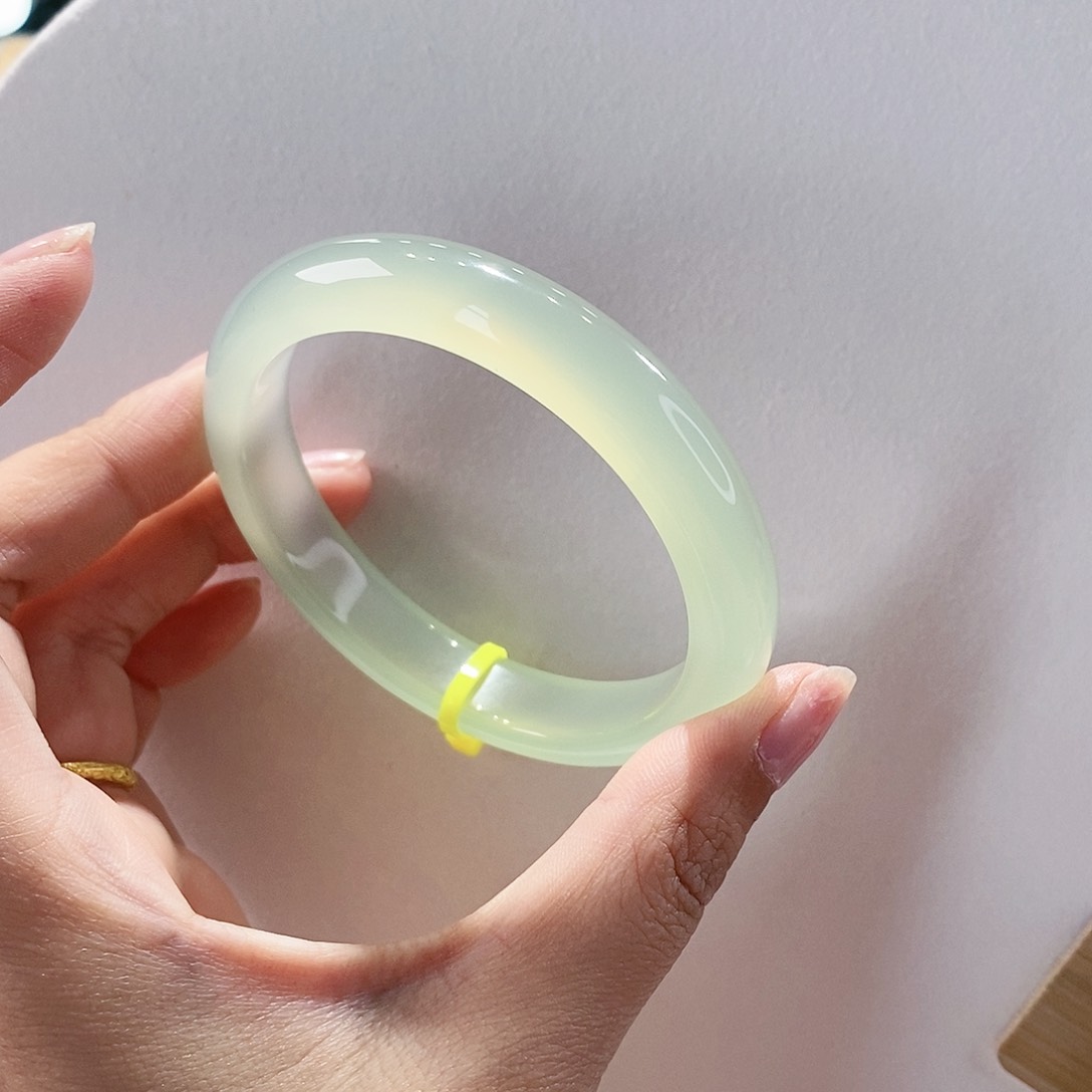 玛瑙/玉髓手镯未镶嵌58.0