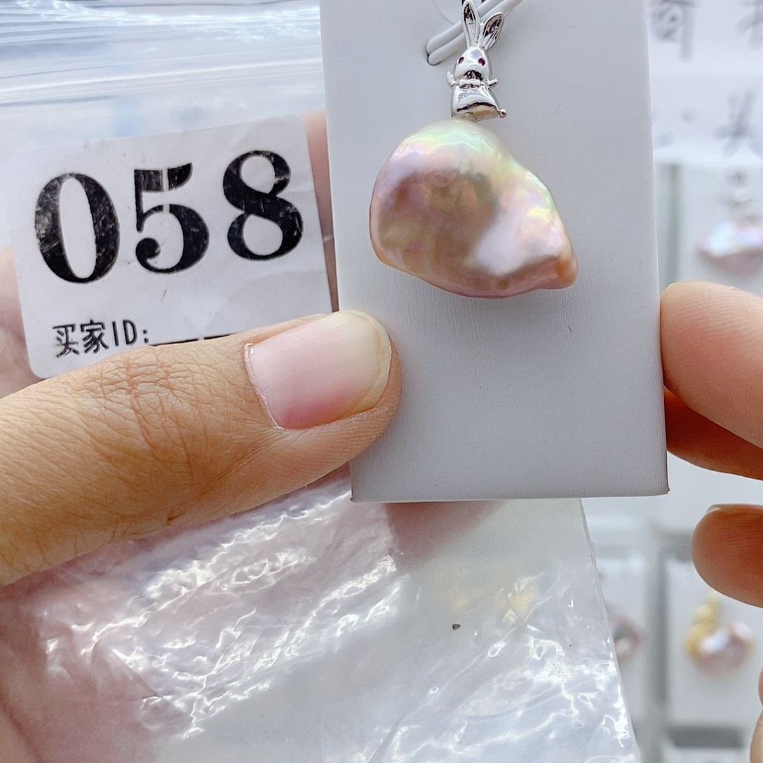 淡水珍珠钛钢颈饰