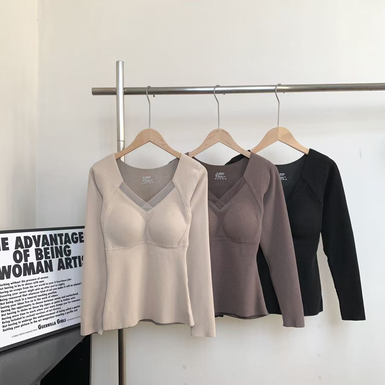 素心轻奢 2025石墨烯发热保暖固定杯长袖打底衫V领胸垫一体上衣