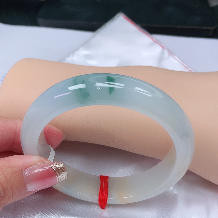 【闪购商品】翡翠未镶嵌手镯，