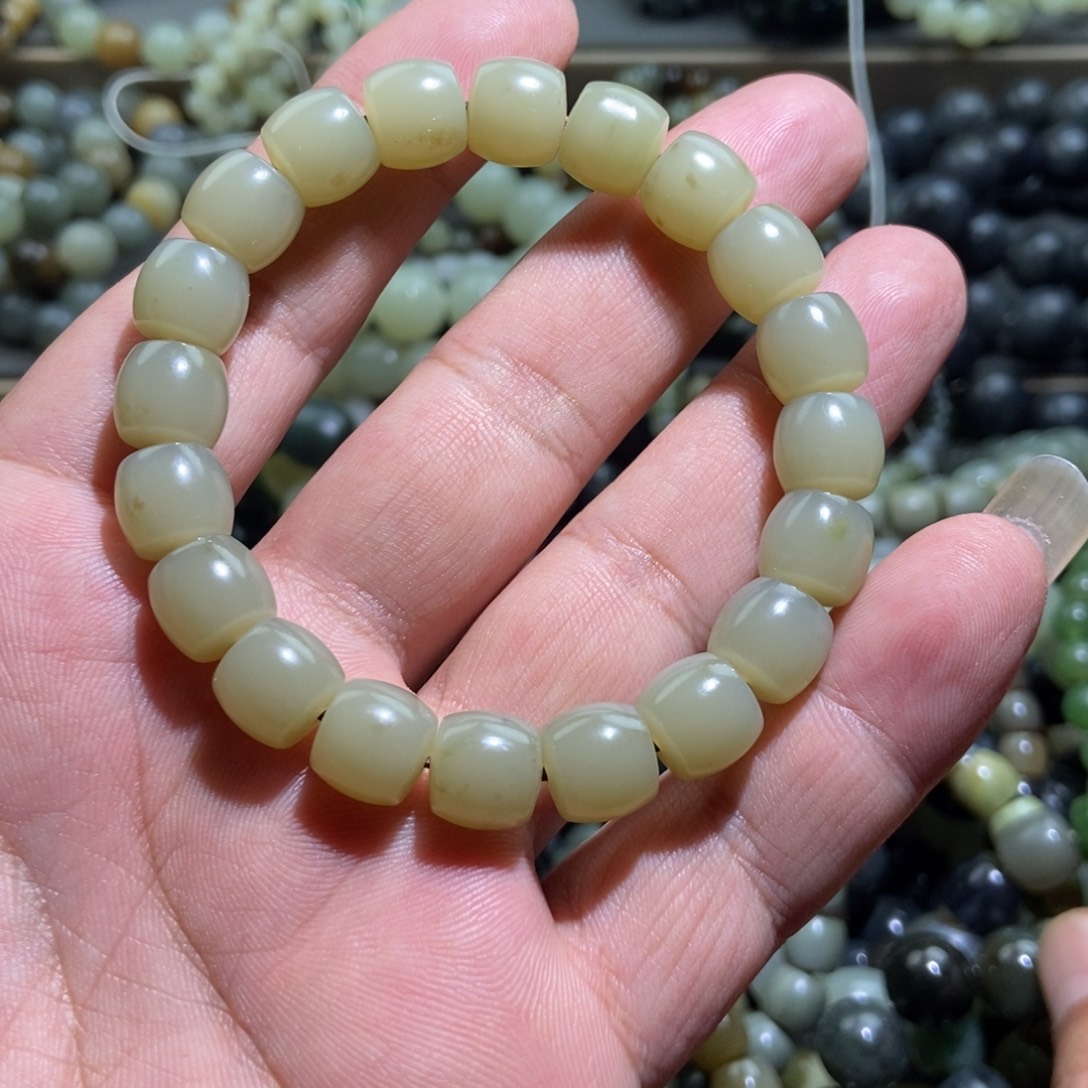 项链未镶嵌和田玉（糖玉）