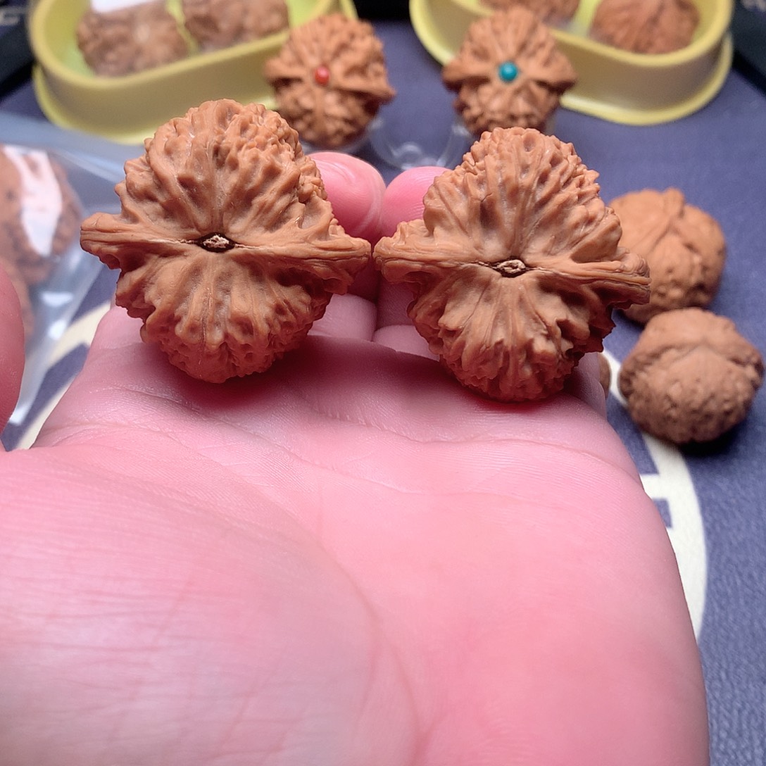 文玩核桃把件南疆石