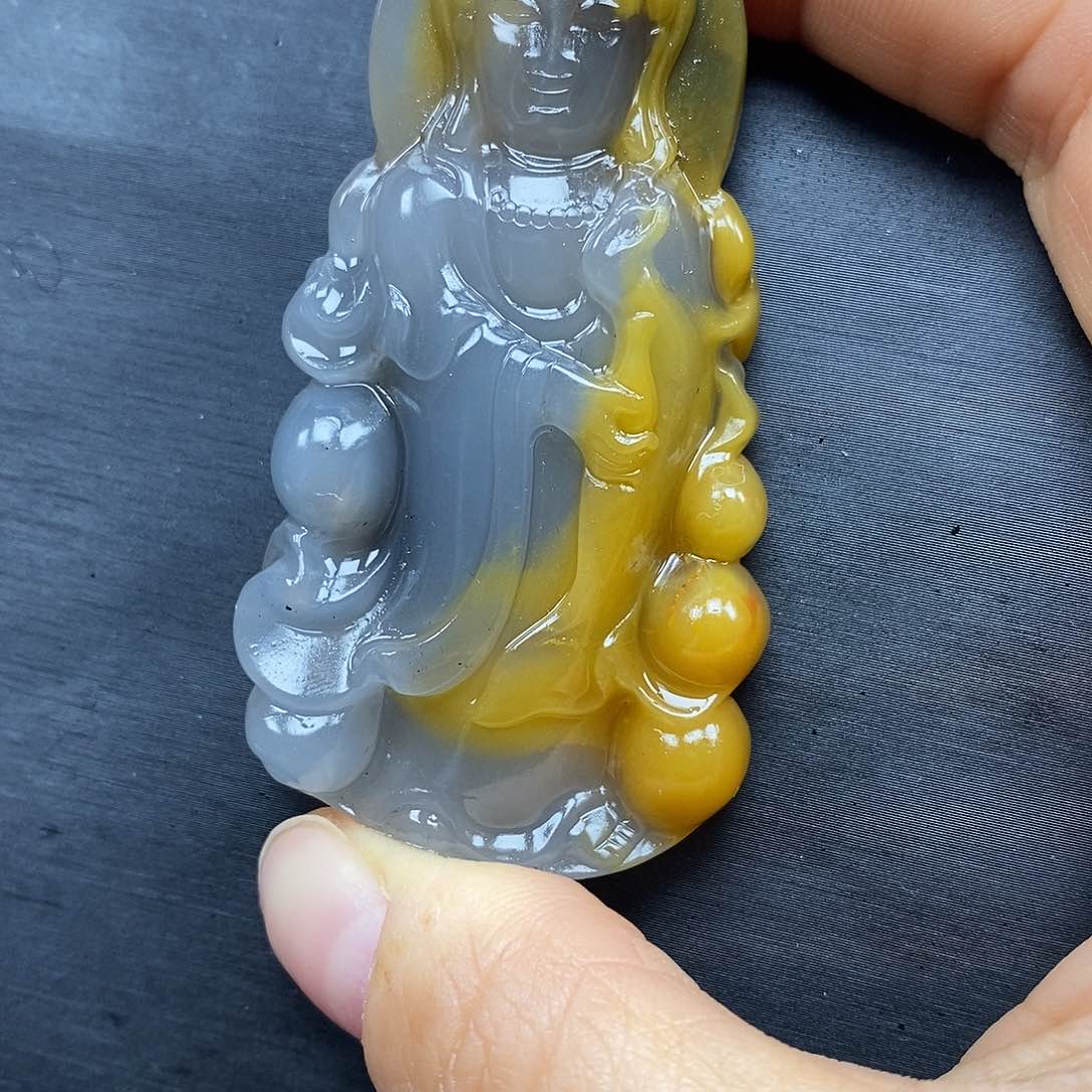 石英质玉（黄龙玉）颈饰未镶嵌