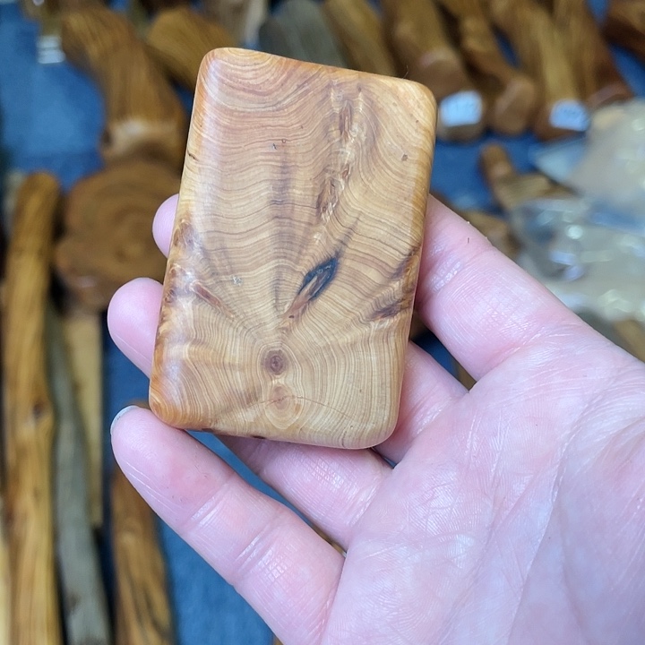 道***盈大叶紫檀（黑酸枝木类）太行崖柏棍子