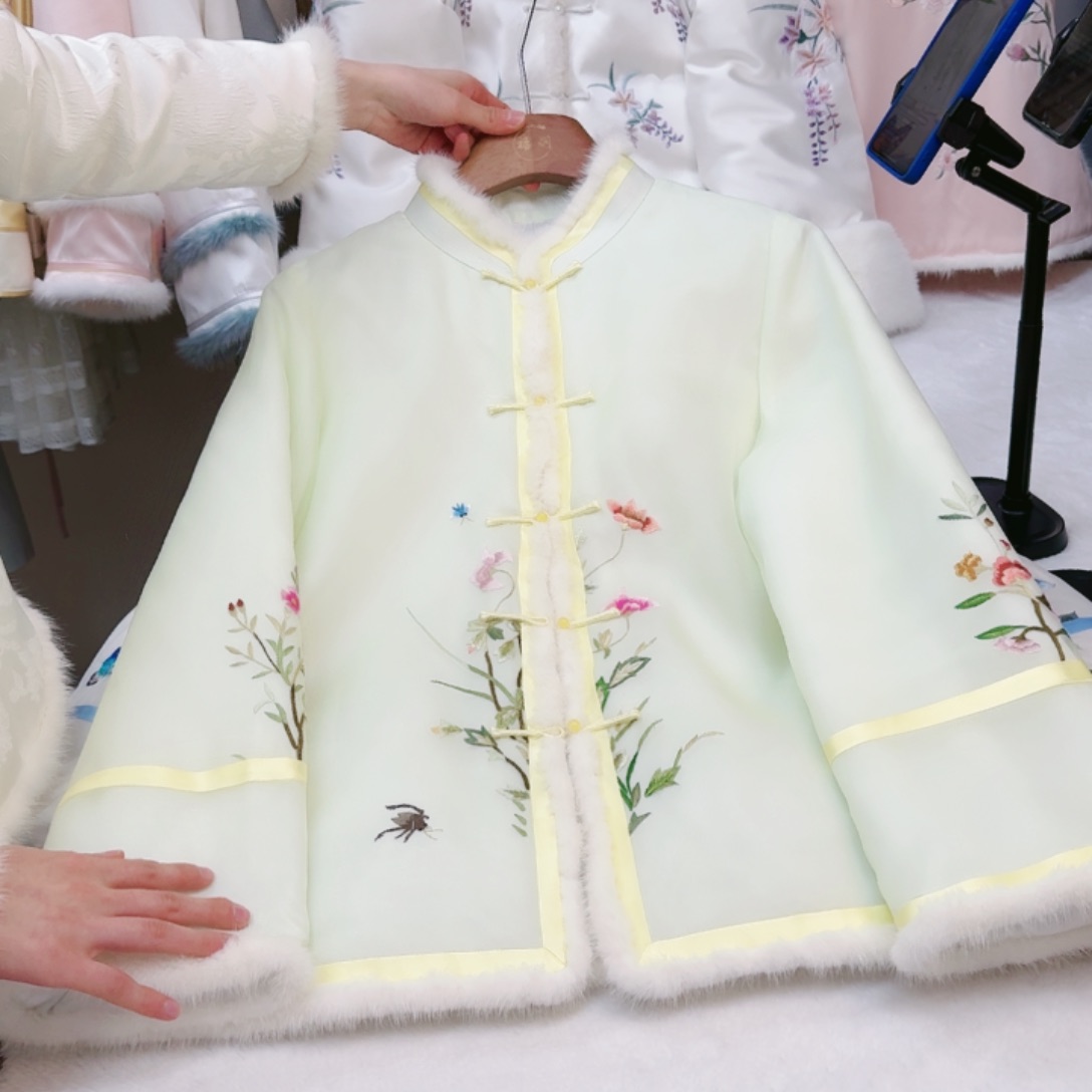 织绣真丝真丝浅绿色棉服