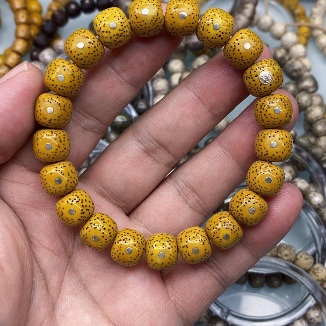 手串星月菩提11鸡油黄