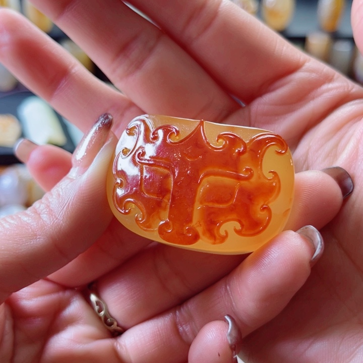 一***海玛瑙未镶嵌手饰兽面