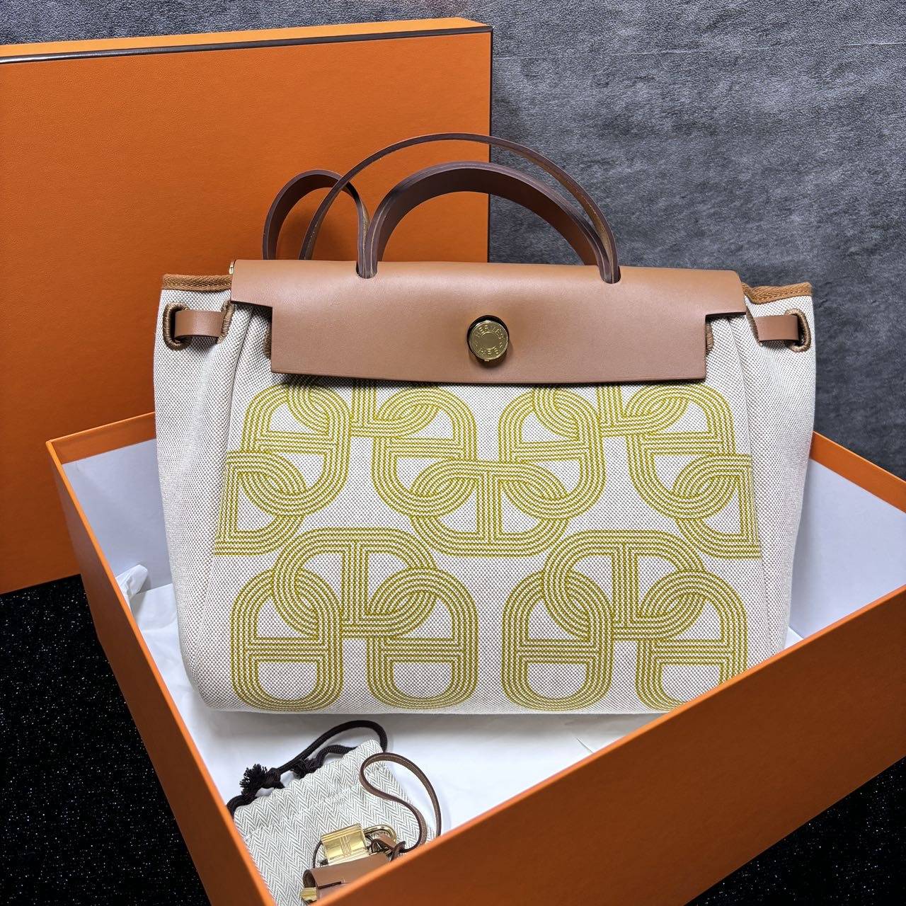 95新 Hermes/爱马仕 安安/箱包/TYP882512180094