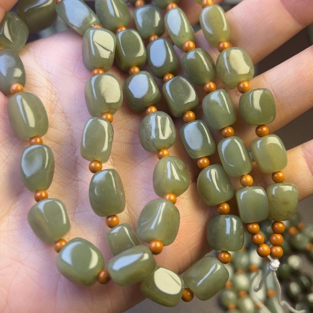 和田玉颈饰未镶嵌