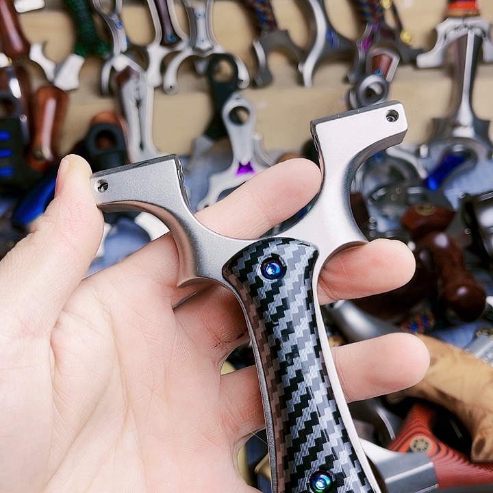 9025。      小妞龙池黑