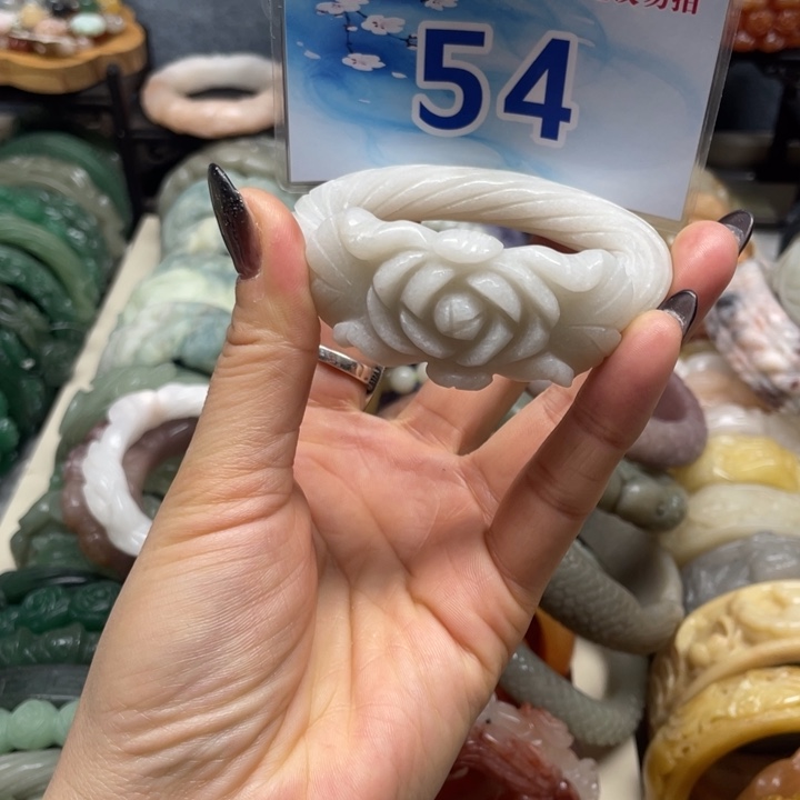 石英岩玉未镶嵌手镯