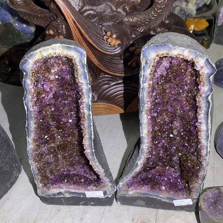 满钛紫晶对洞未镶嵌水晶