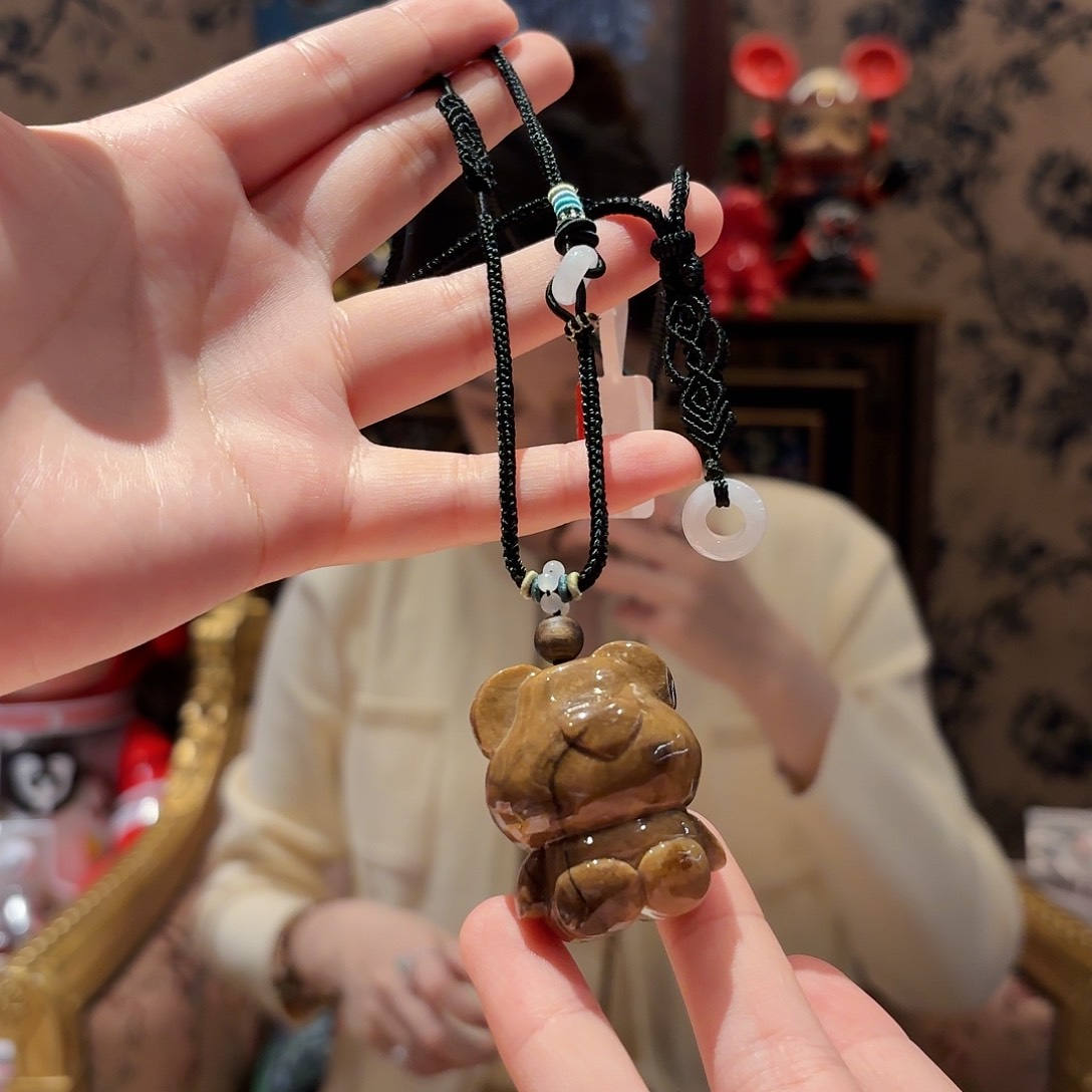 琥珀颈饰未镶嵌颈饰