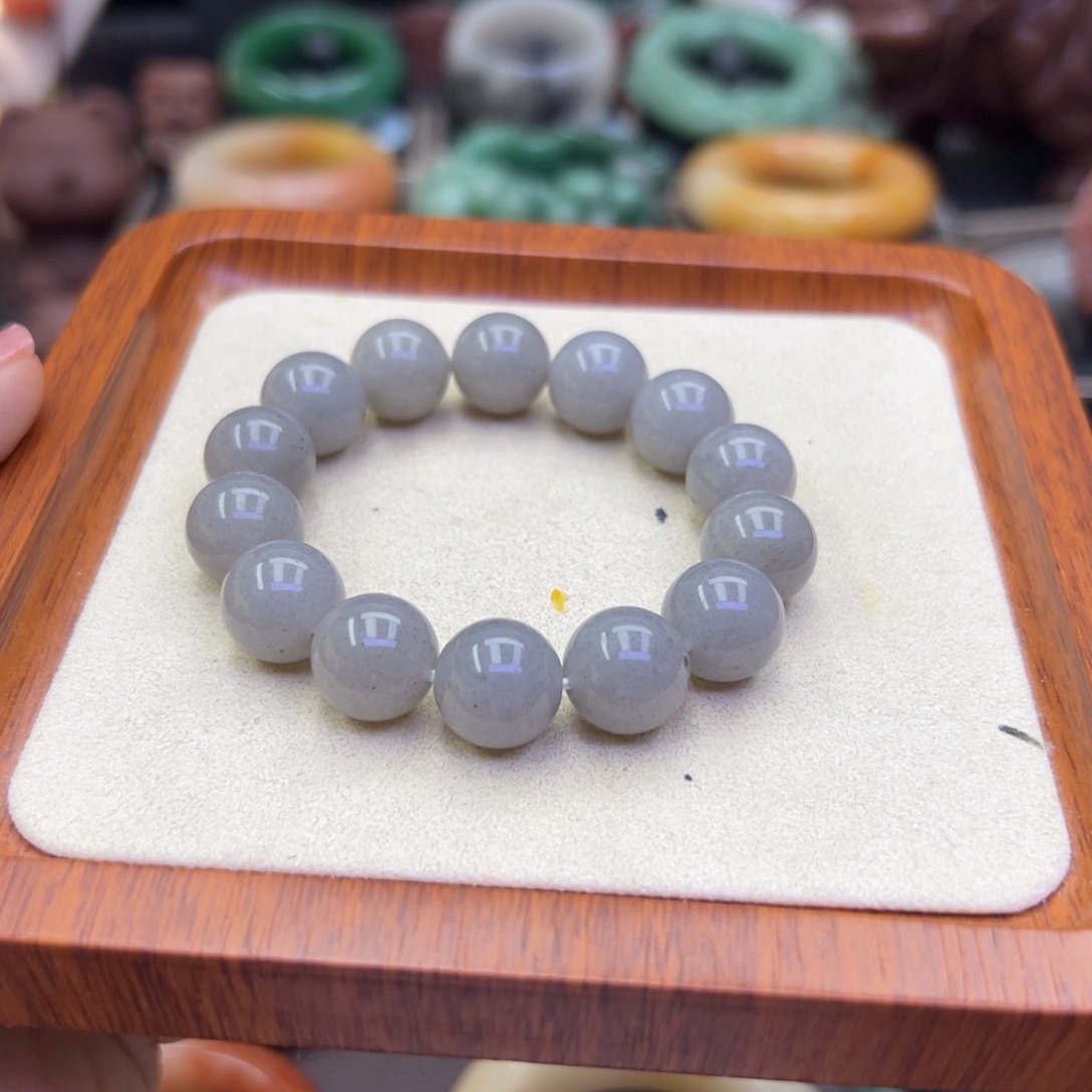 未镶嵌手镯石英岩玉