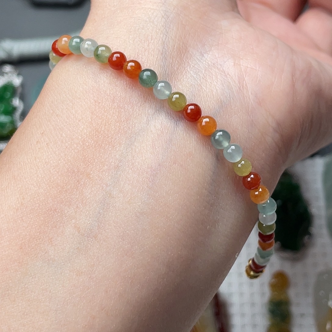 翡翠未镶嵌颈饰手链